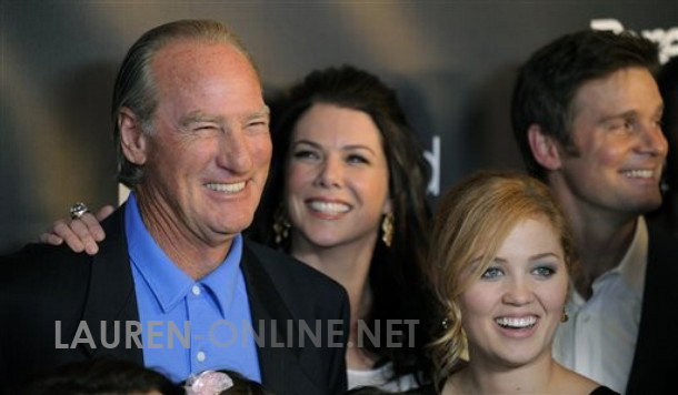 LG_Parenthood_arrivals_01.jpg