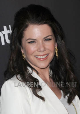 LG_Parenthood_arrivals_06.jpg