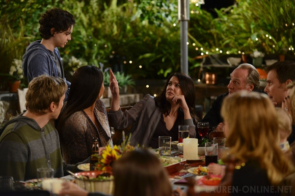 5.07 -  "Speaking of Baggage" 
Photo by: NBC
