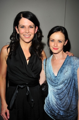 alexis-bledel-lauren-graham1.jpg